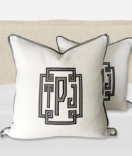 Load image into Gallery viewer, European Linen Appliqué Pillow Cover