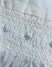 Load image into Gallery viewer, Smocked pillow sham