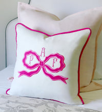 Load image into Gallery viewer, Pure Linen Appliqué Pillow Cover