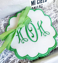 Load image into Gallery viewer, Scalloped Cocktail Napkins Set #28